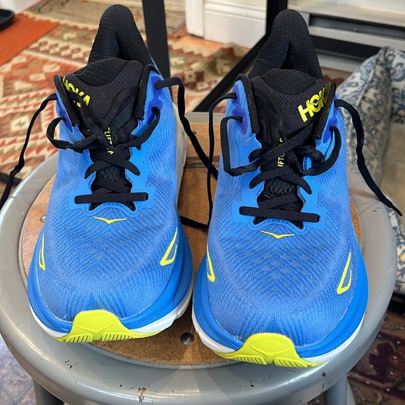 Hoka Clifton 9 - used - men’s 10.5 - 274 miles run on them - Picture 4 of 16